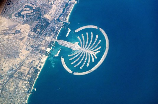 Štai taip iš kosmoso atrodo dirbtinė Dubajaus sala